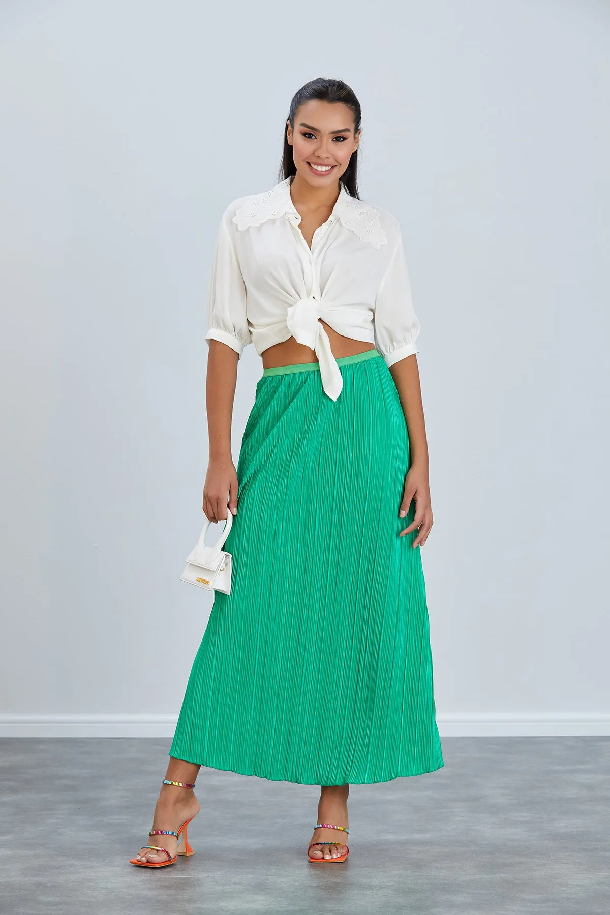 Classic Pleated Midi Skirt in Green