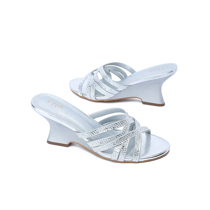 Extra Ordinary Wedges HL 206