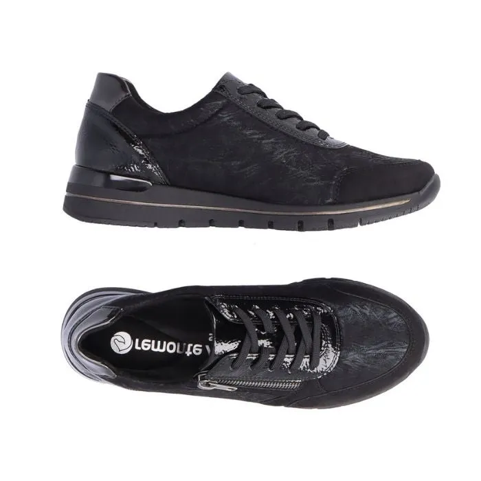 R6700 Lace-Up Sneaker