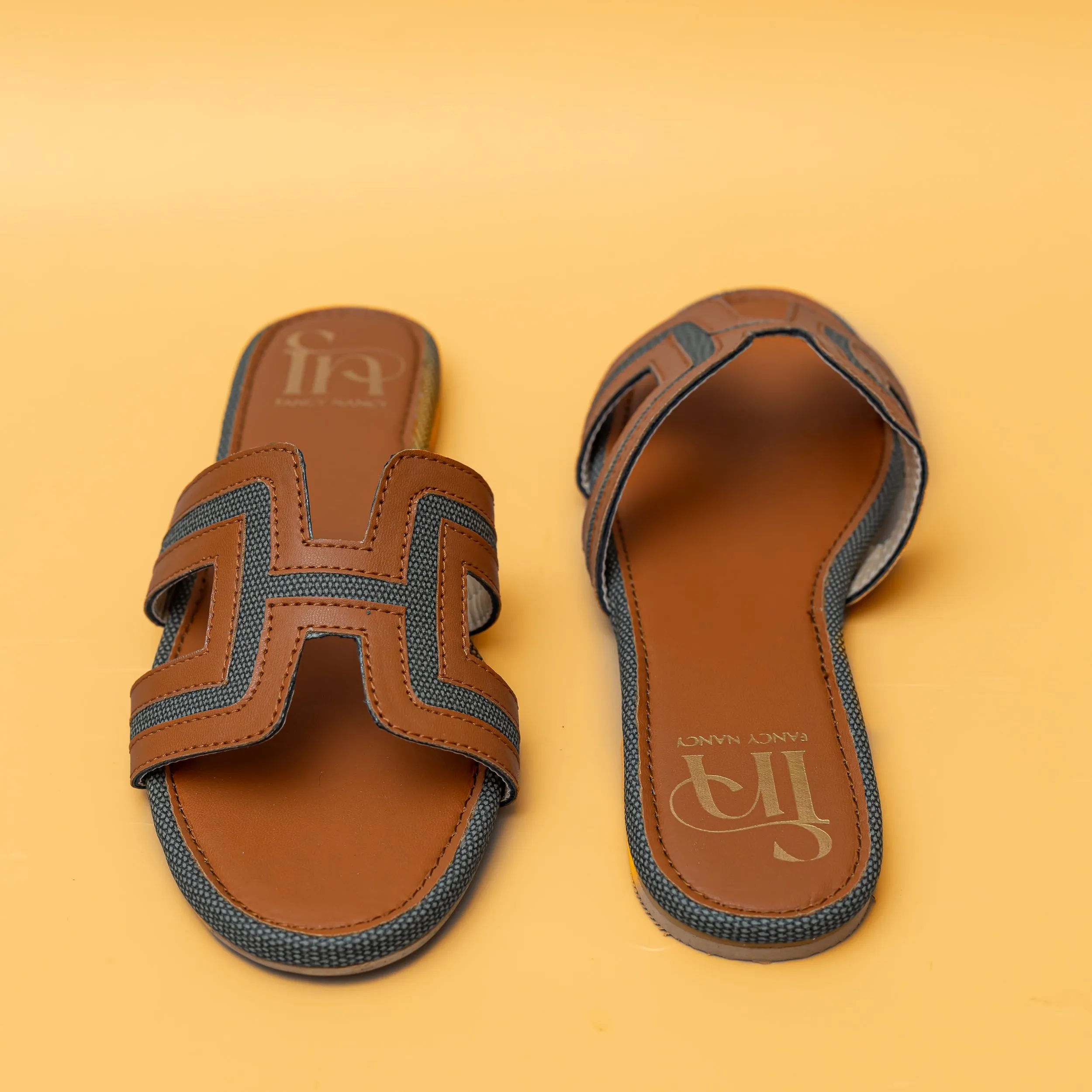 Round Toe H Flats-Tan/Green