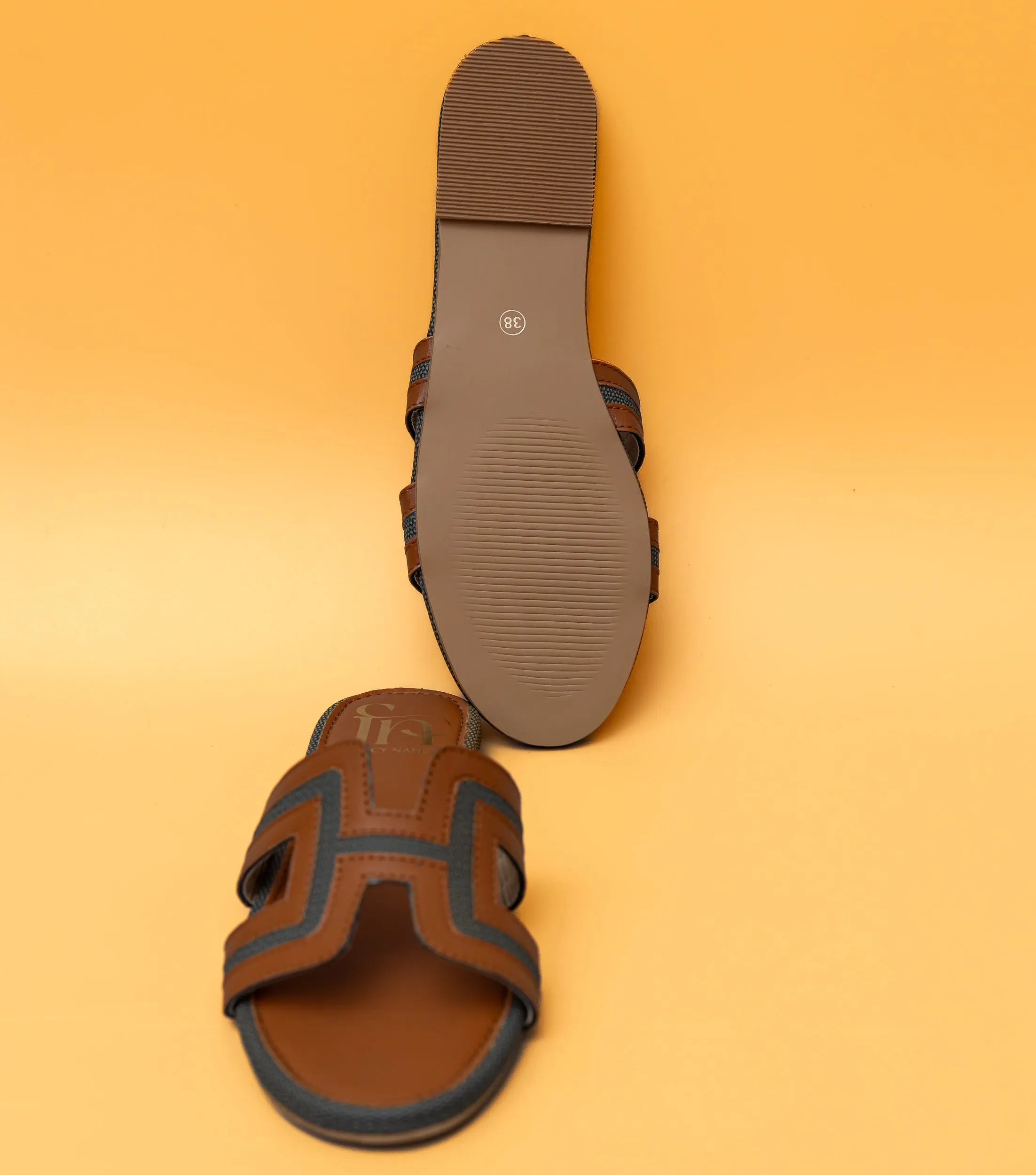Round Toe H Flats-Tan/Green