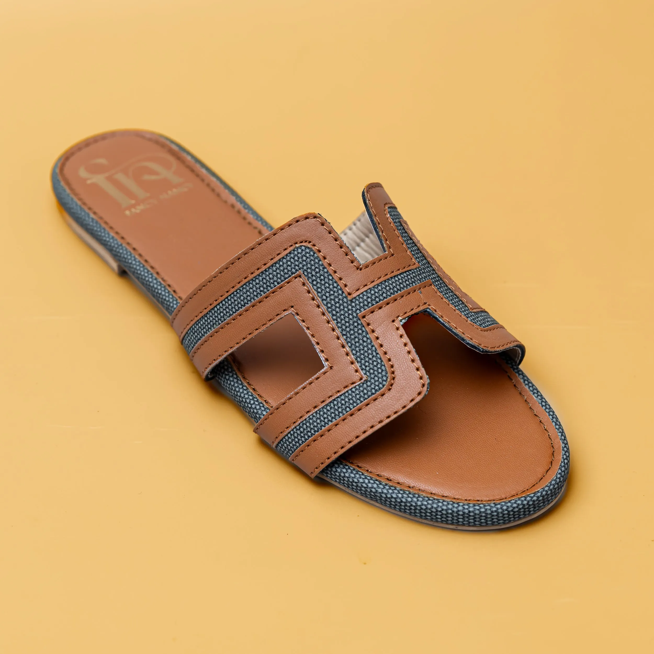 Round Toe H Flats-Tan/Green