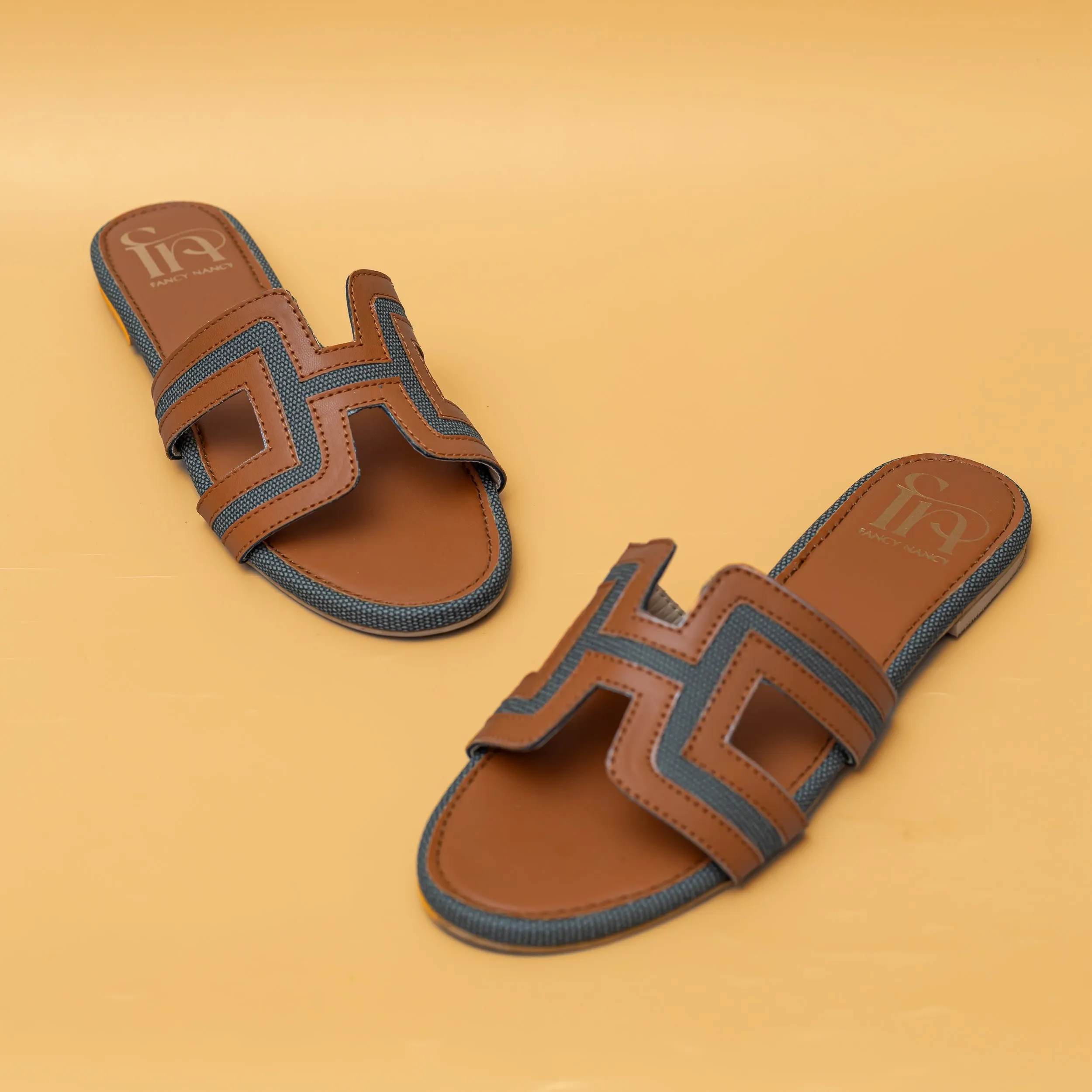 Round Toe H Flats-Tan/Green